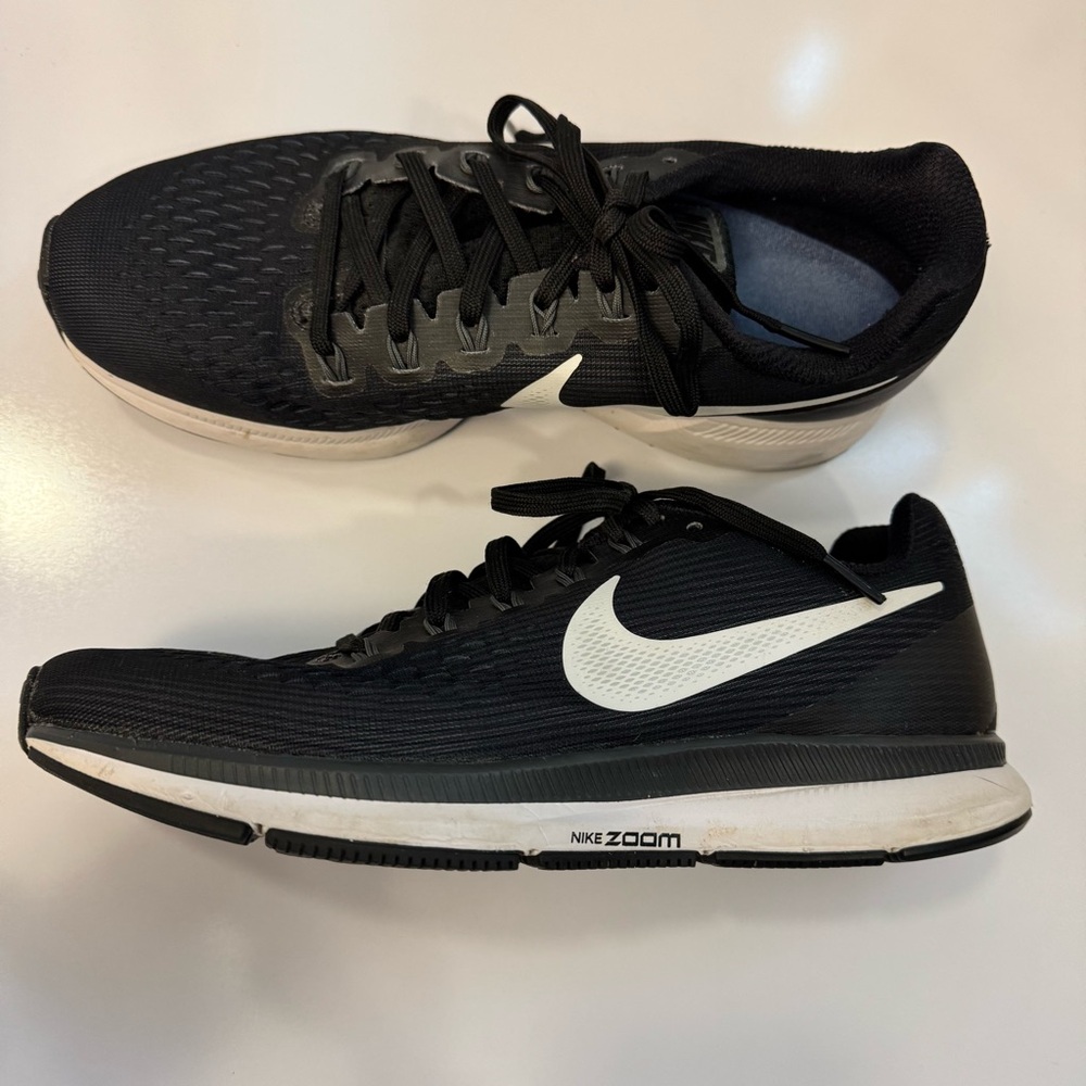 Nike Zoom ladies Black and White Sneakers